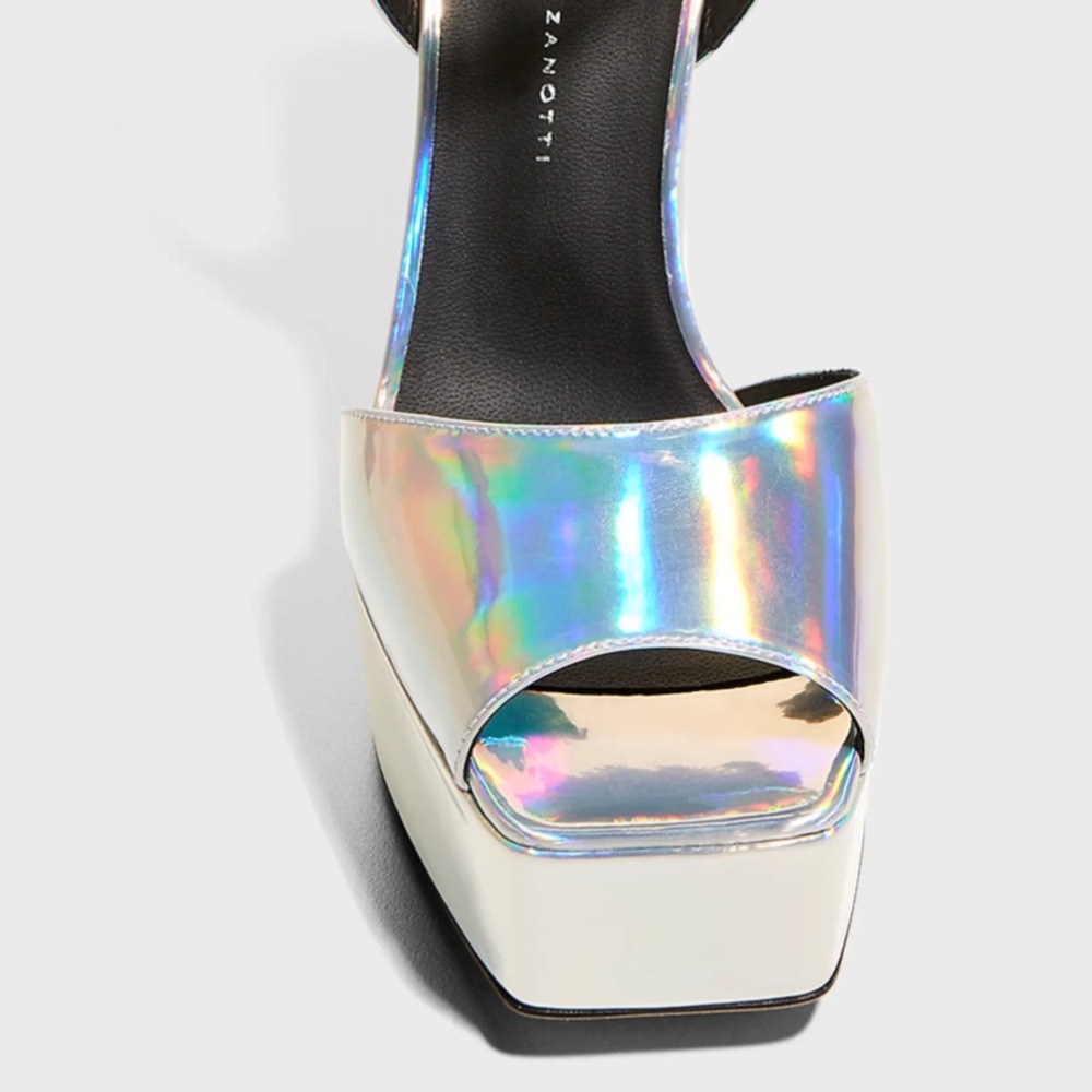 Giuseppe Zanotti
Metropolis Metallic Ankle-Strap Platform Sandals - Picture 5 of 15